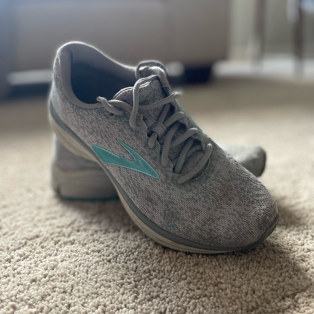 Brooks Women's Gray and Blue Running Shoes